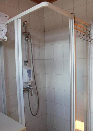 Фото номера Семейное бунгало Комплексы для отдыха с коттеджами/бунгало Vila Ula г. Perloja 39